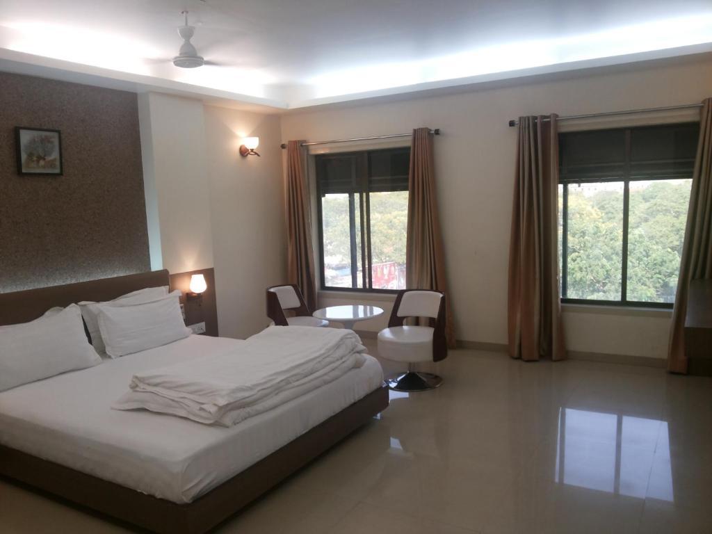 Royal Inn Ankleshwar Екстериор снимка