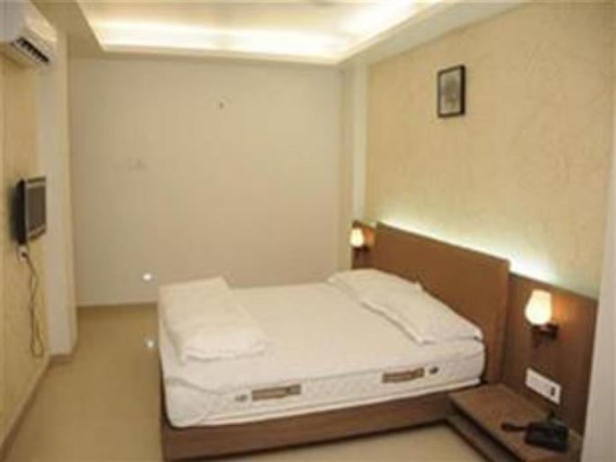 Royal Inn Ankleshwar Стая снимка